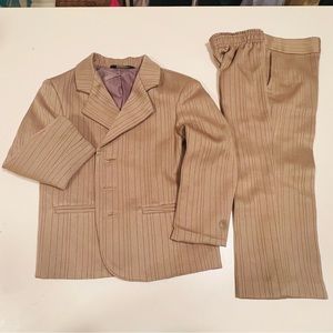 Reniew 2 Piece Toddler suit Tan/Brown Size 3T Buttons Full Sleeve Jackets